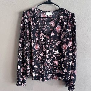 - MELLODAY floral top